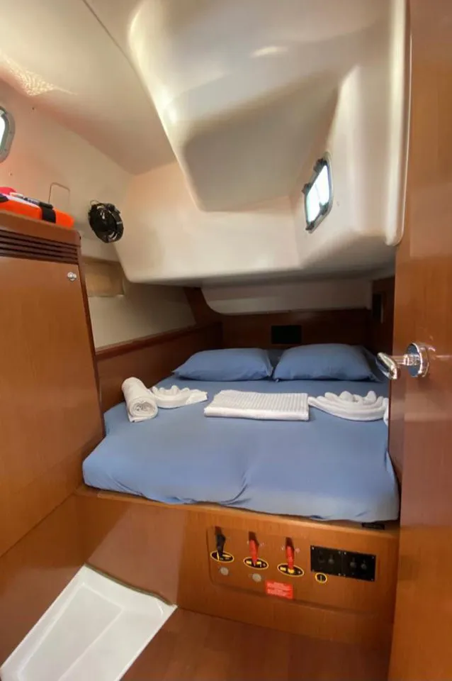 2008 Model Beneteau - Oceanis 43.4 · 8 Guest · #496894