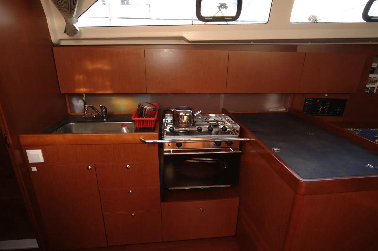 2016 Model Beneteau - Oceanis 41.1 · 6 Guest · #767656