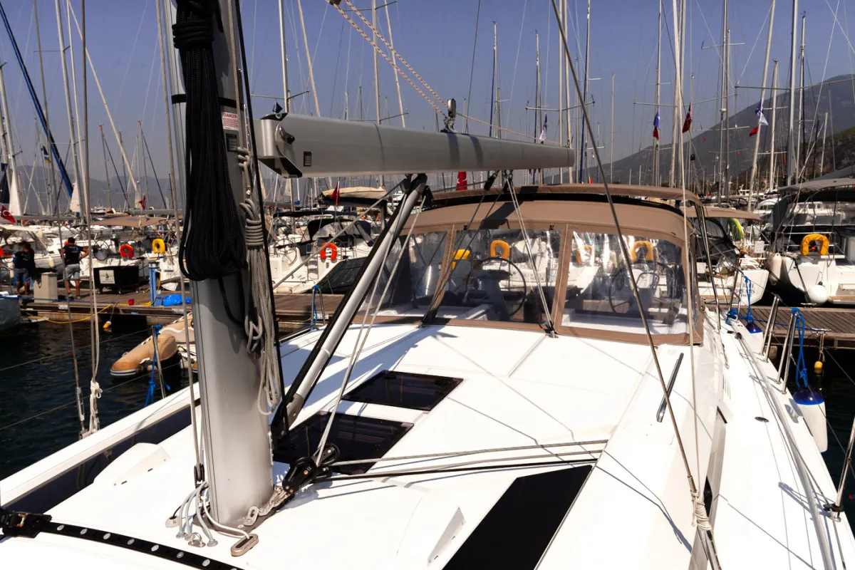 2020 Model Beneteau - Oceanis 46.1 · 8 Guest · #577718