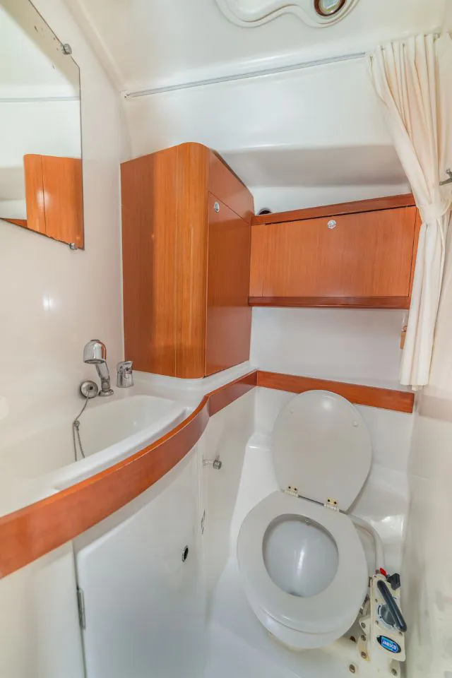 2008 Model Beneteau - Oceanis 40 · 7 Guest · #879022