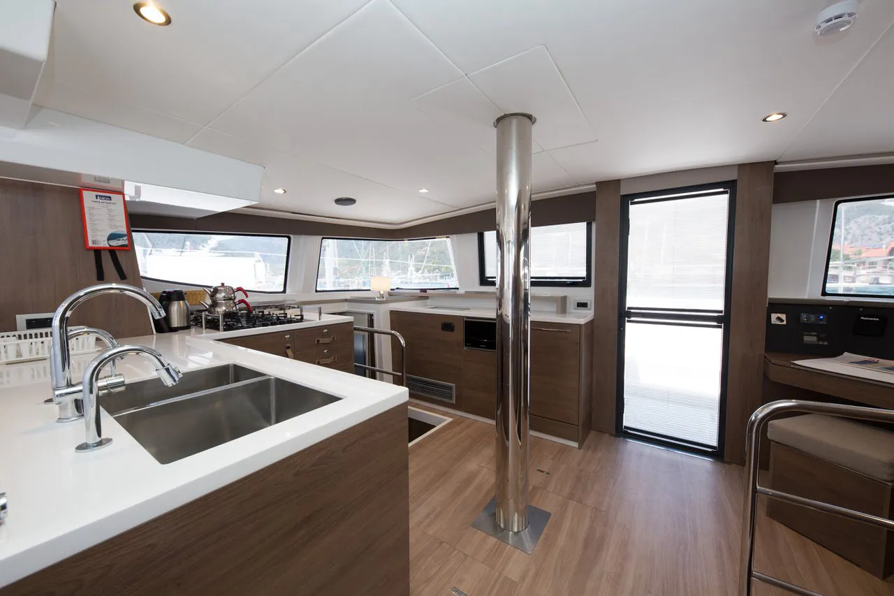 2022 Model Bali - 4.6 · 9 Guest · #588631