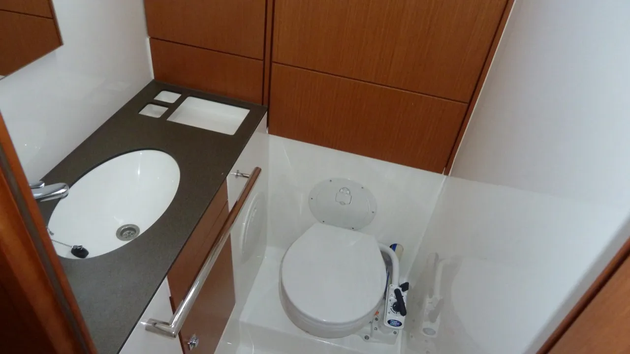 2020 Model Bavaria - Cruiser 46 · 10 Guest · #937924