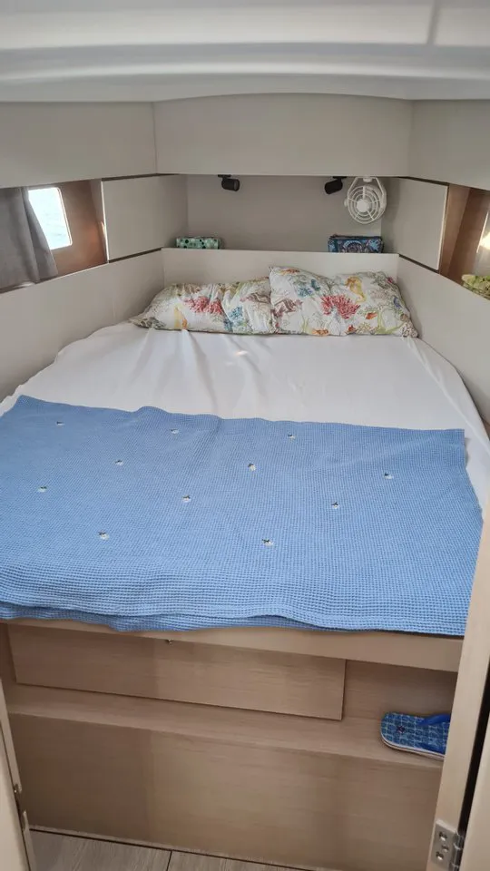 2022 Model Beneteau - Oceanis 38.1 · 8 Guest · #786527