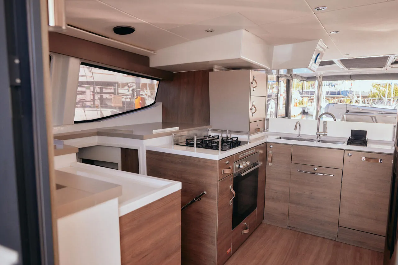 2023 Model Bali - 4.8 · 11 Kişilik · #437608